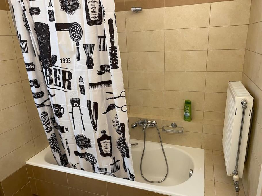 Classy 3Br With 2 Bathrooms Apartment In Marousi Athén Kültér fotó