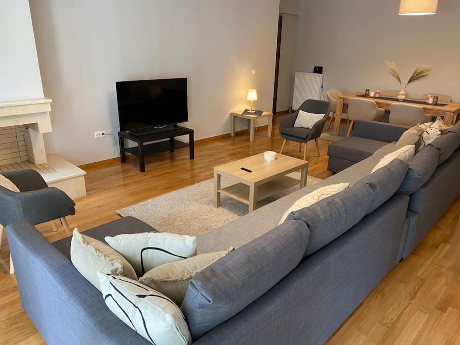 Classy 3Br With 2 Bathrooms Apartment In Marousi Athén Kültér fotó